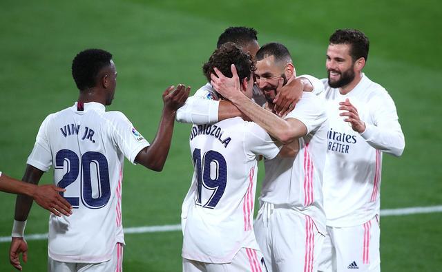 更显现出团 更显现出团