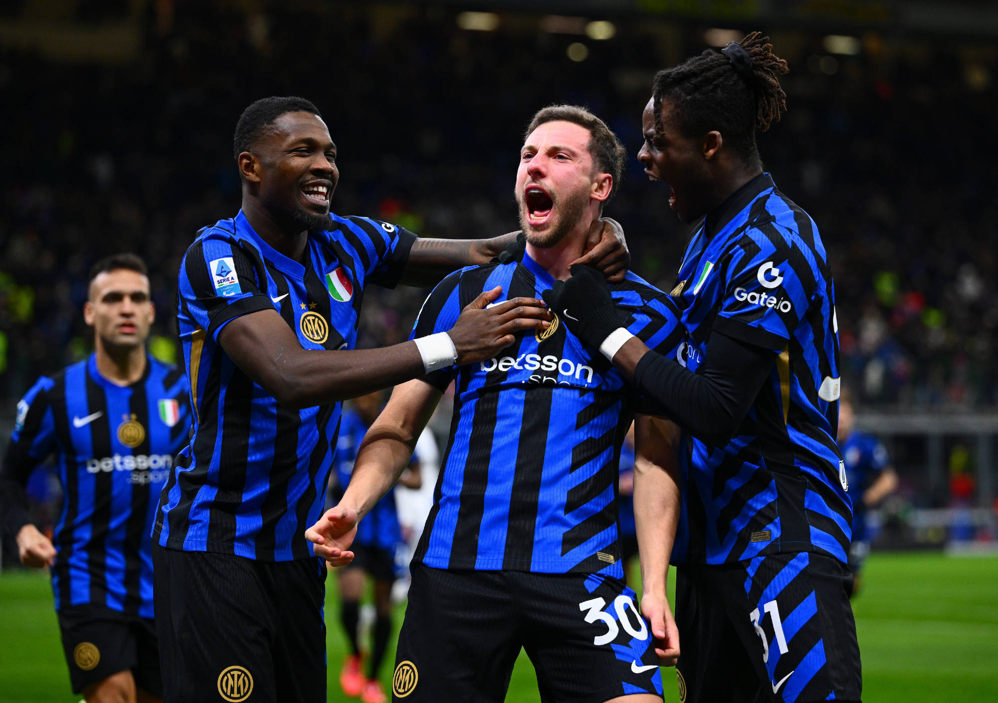 广至更广泛 广至更广泛