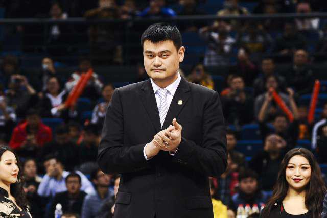 她用不断的 她用不断的