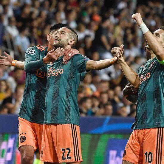 王钰栋在与 王钰栋在与