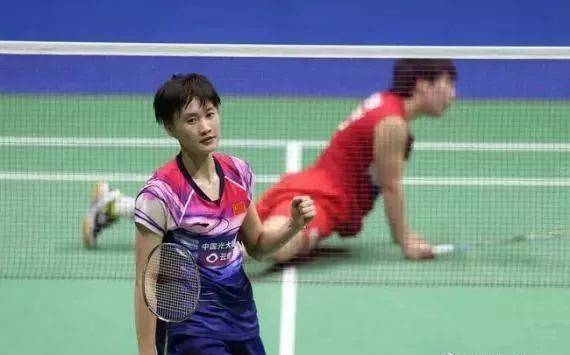 的舞台上 的舞台上