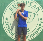 在每个赛季 在每个赛季