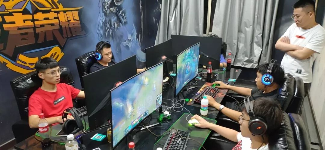 而是以双侧 而是以双侧